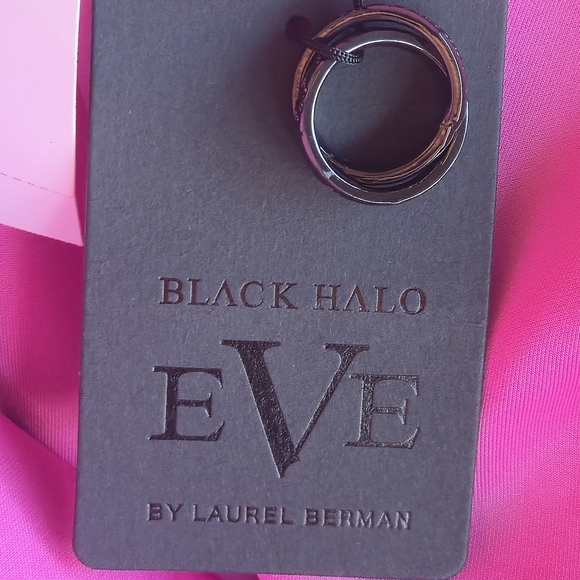 Black Halo Baldwin Ruffle Long Sleeve Gown in Pink Wink. Crepe Gown. Size 8 - Picture 6 of 9